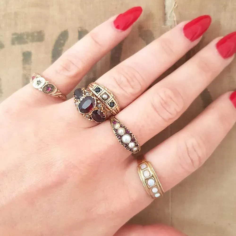 Antique Edwardian 1912 Garnet 9ct Yellow Gold Ring