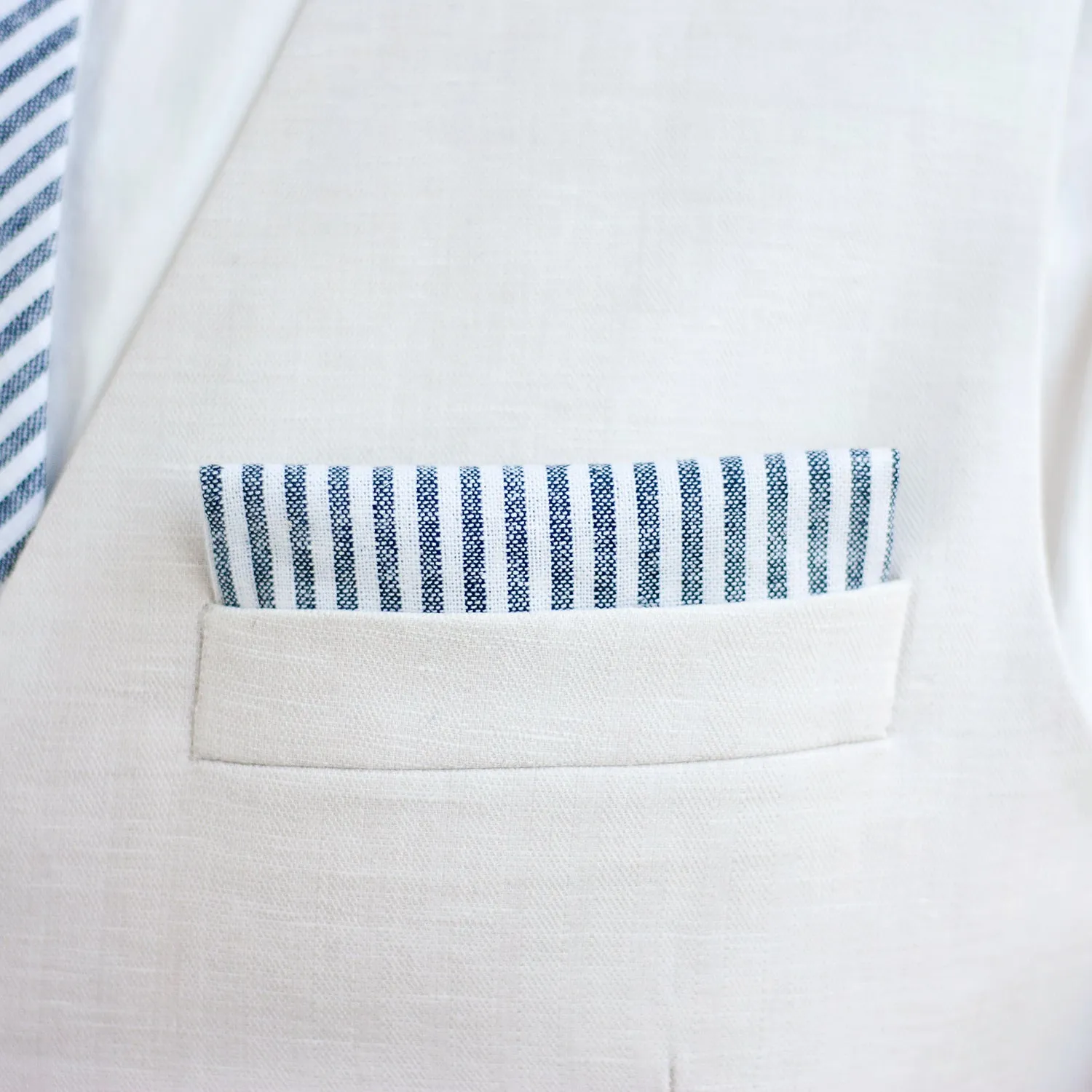 Boy's Necktie / Navy Linen Stripe