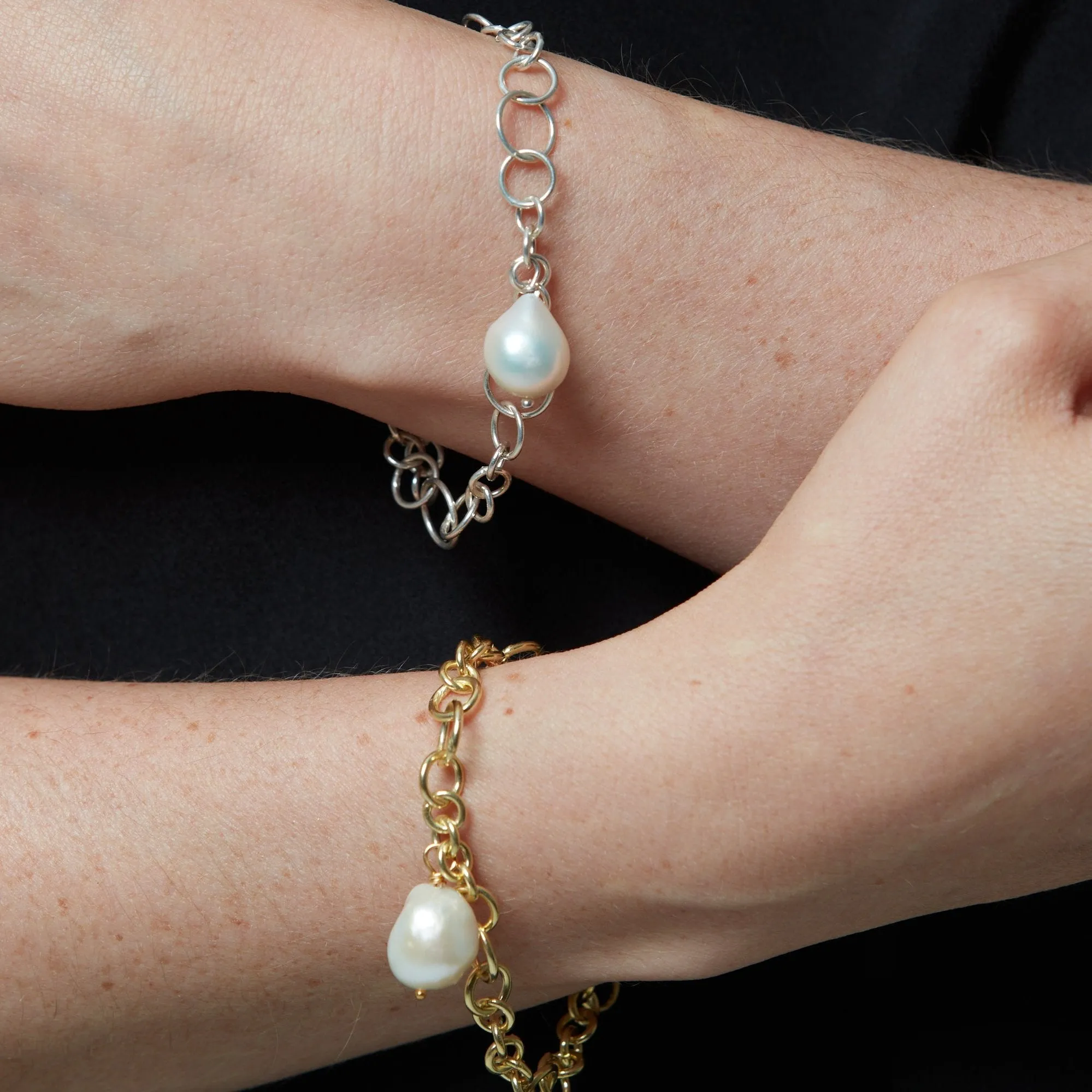 Decus baroque cultured freshwater pearl drop on chunky silver chain bracelet