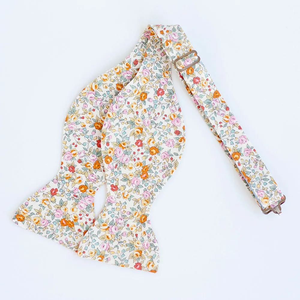 Men's Freestyle Self-Tie Bow Tie / Blossoms In Yellow