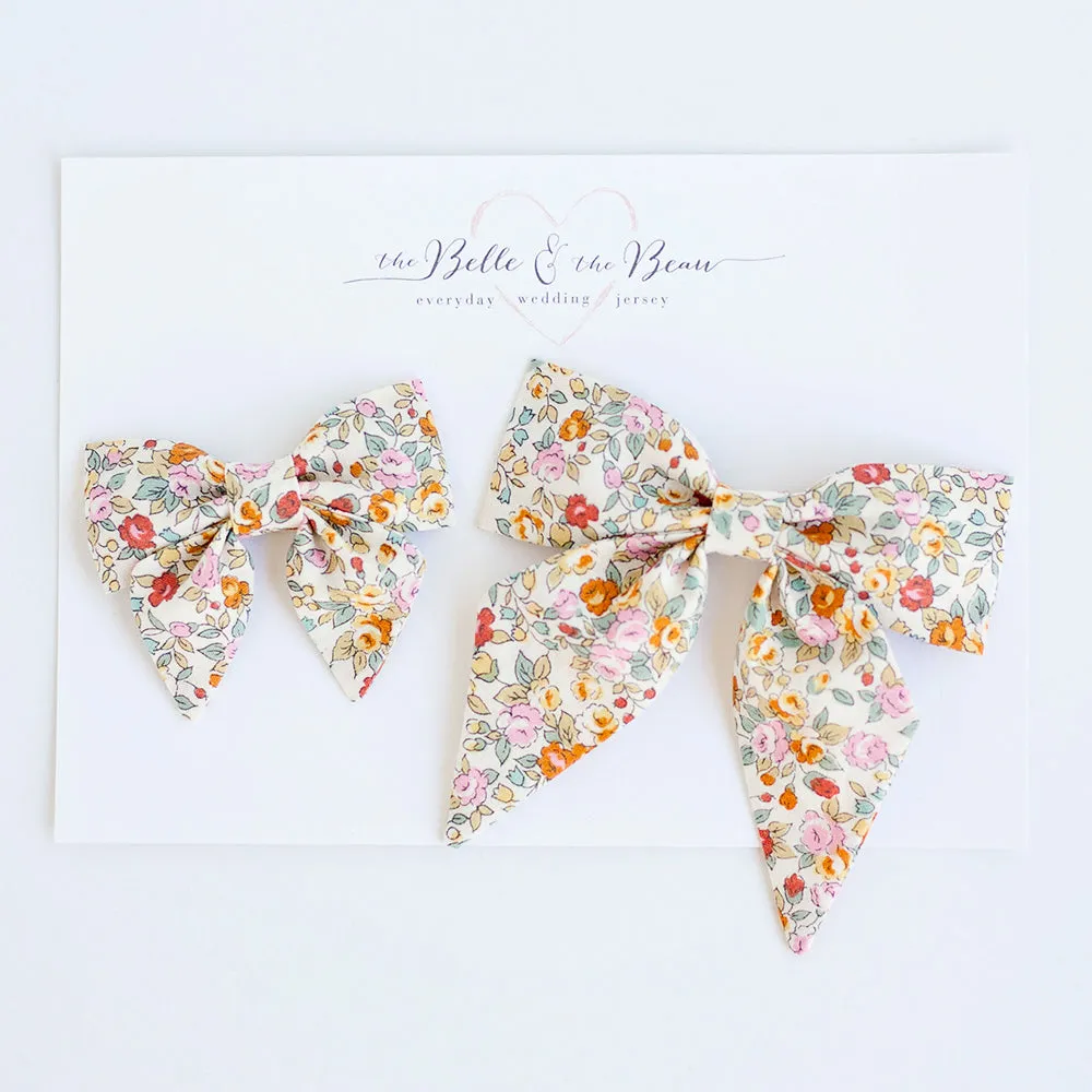 Men's Freestyle Self-Tie Bow Tie / Blossoms In Yellow