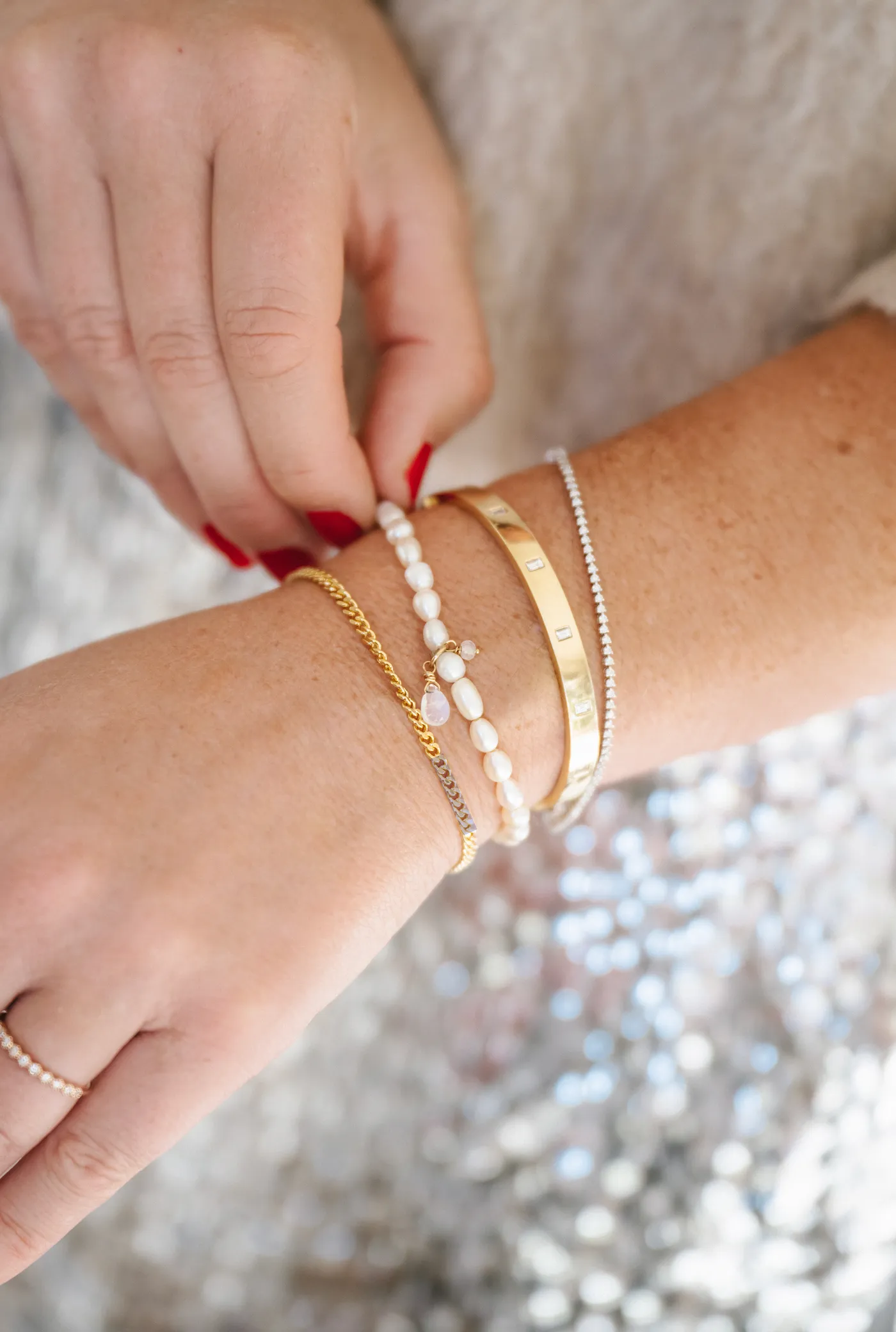Social Mini Pearl Braclet